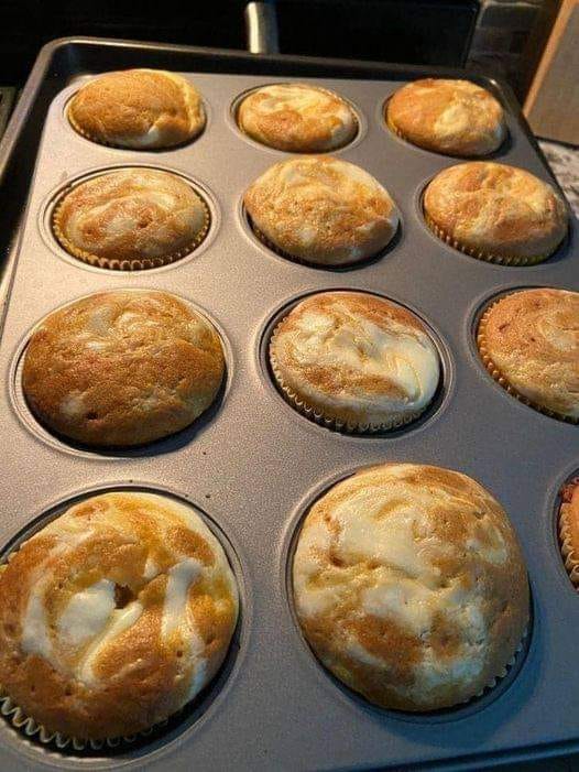 Pumpkin spice cream cheese muffins.