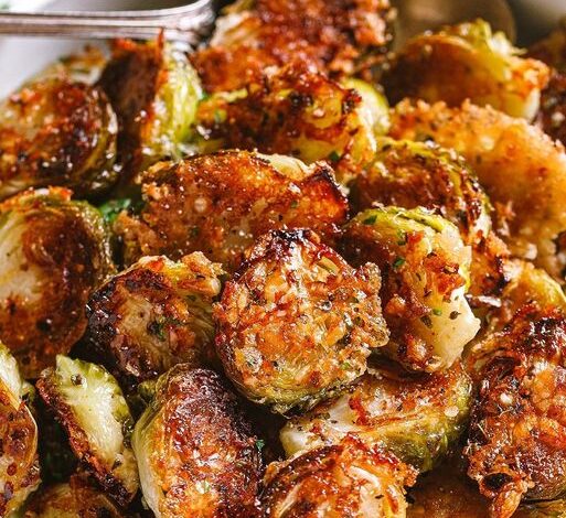 GARLIC PARMESAN ROASTED BRUSSEL SPROUTS