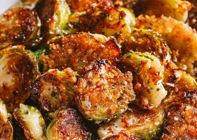 GARLIC PARMESAN ROASTED BRUSSEL SPROUTS