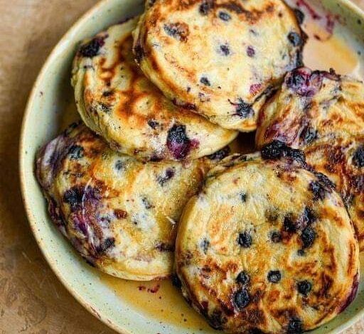 VEGAN BUTTERMILK BLUEBERRY PANCAKES