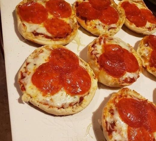 Weight Watchers English Muffin Pizza!
