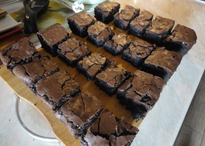 Weight Watchers One-Point Sheet Pan Brownies